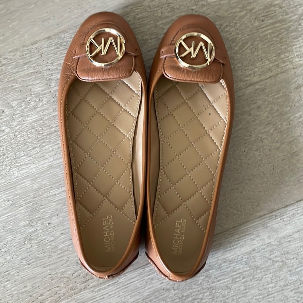 Michael Kors tan leather flats - size 7.5